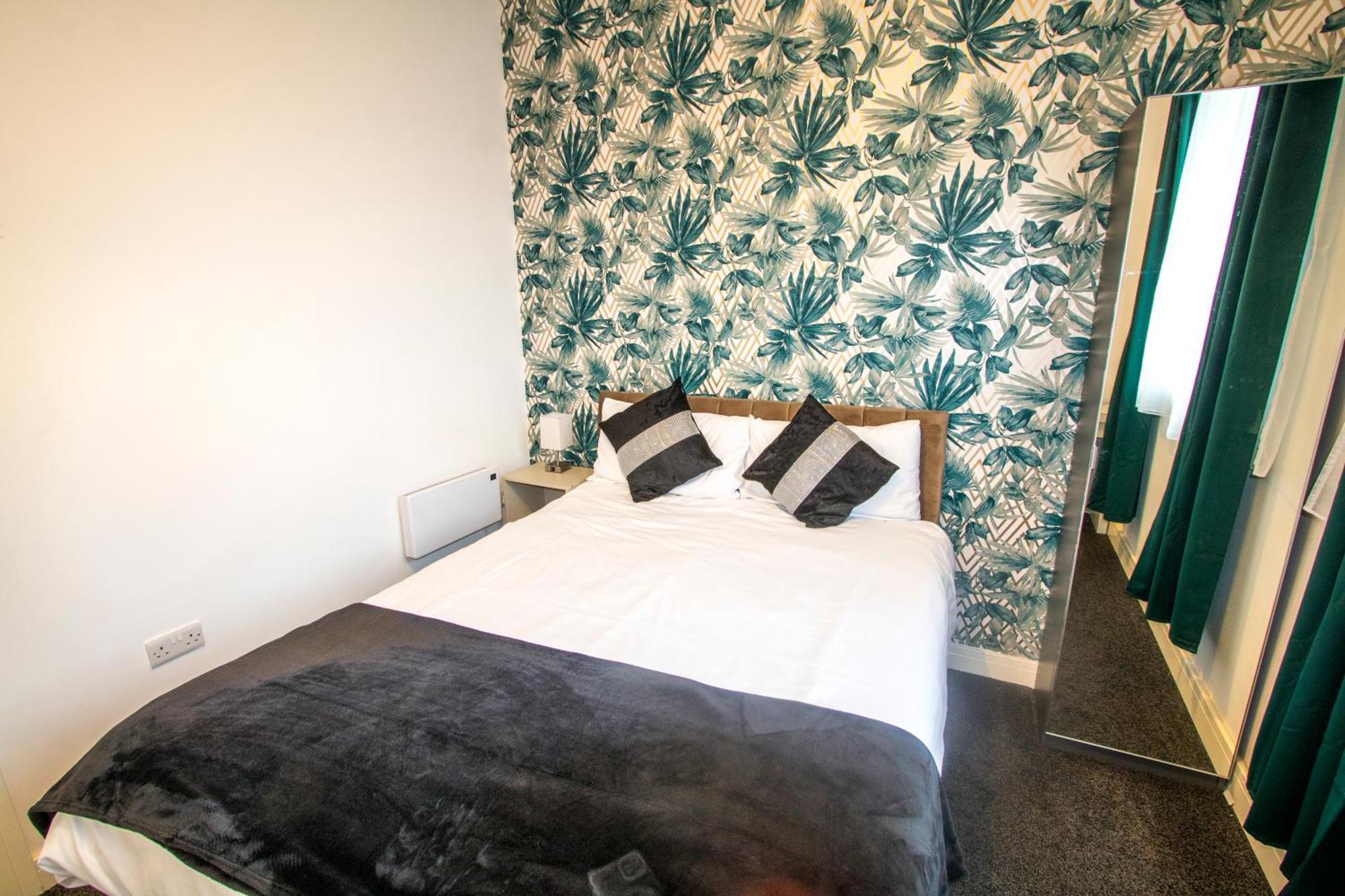 Ideal For Groups - 2 Bedroom Apartment - Free Parking, Transit Links, Close To Stadiums Manchester Exterior photo
